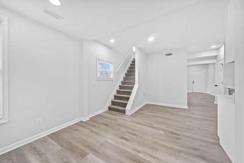 Tiny photo for 2841 E 10th Avenue, Columbus, OH 43219 (MLS # 225044525)