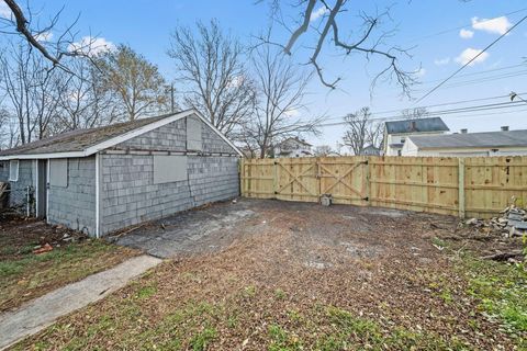 Tiny photo for 2841 E 10th Avenue, Columbus, OH 43219 (MLS # 225044525)