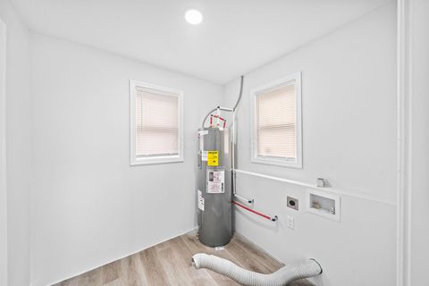 Tiny photo for 2841 E 10th Avenue, Columbus, OH 43219 (MLS # 225044525)