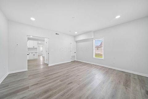 Tiny photo for 2841 E 10th Avenue, Columbus, OH 43219 (MLS # 225044525)