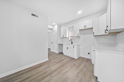 Tiny photo for 2841 E 10th Avenue, Columbus, OH 43219 (MLS # 225044525)