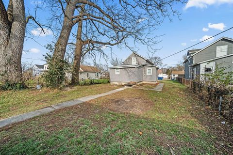 Tiny photo for 2841 E 10th Avenue, Columbus, OH 43219 (MLS # 225044525)