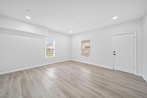 Tiny photo for 2841 E 10th Avenue, Columbus, OH 43219 (MLS # 225044525)