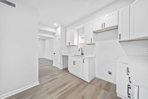 Tiny photo for 2841 E 10th Avenue, Columbus, OH 43219 (MLS # 225044525)