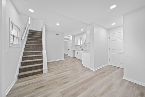 Tiny photo for 2841 E 10th Avenue, Columbus, OH 43219 (MLS # 225044525)