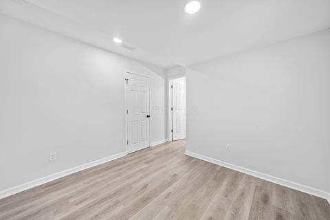 Tiny photo for 2841 E 10th Avenue, Columbus, OH 43219 (MLS # 225044525)