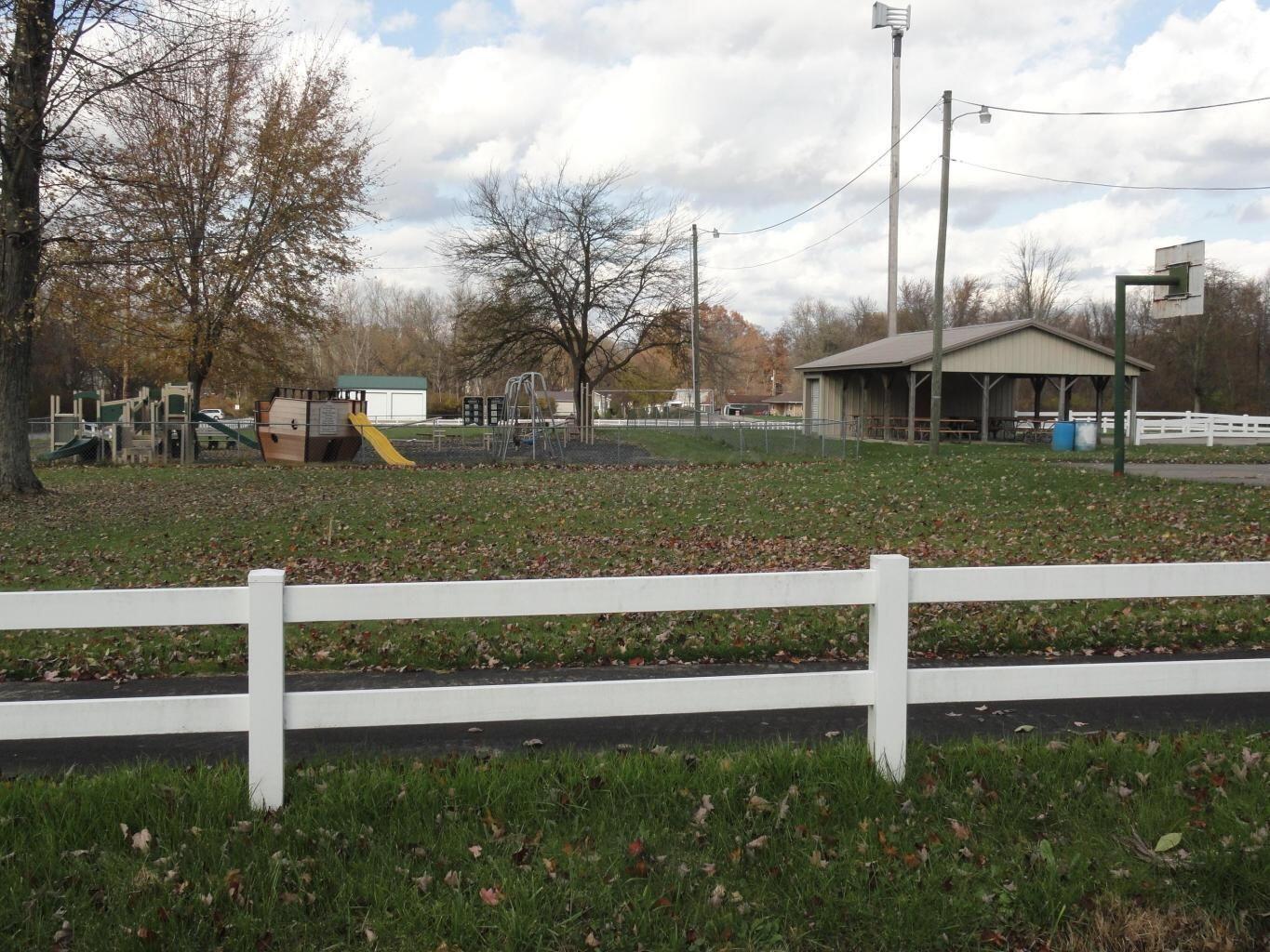 Forrest Road, Thornville, Ohio image 33