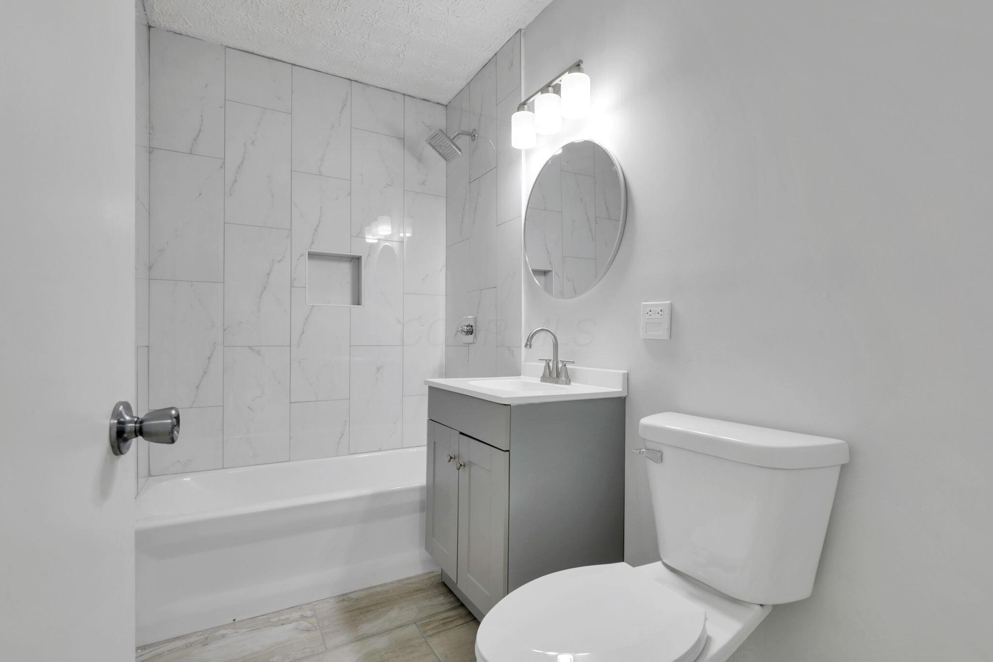 3737 Harding Drive, Columbus, Ohio image 18
