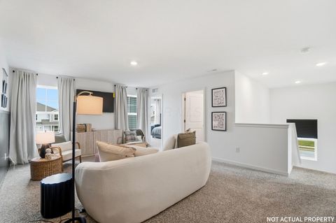 Tiny photo for 141 Brookside Drive, Jeffersonville, OH 43128 (MLS # 225045247)