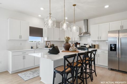 Tiny photo for 141 Brookside Drive, Jeffersonville, OH 43128 (MLS # 225045247)