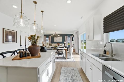 Tiny photo for 141 Brookside Drive, Jeffersonville, OH 43128 (MLS # 225045247)