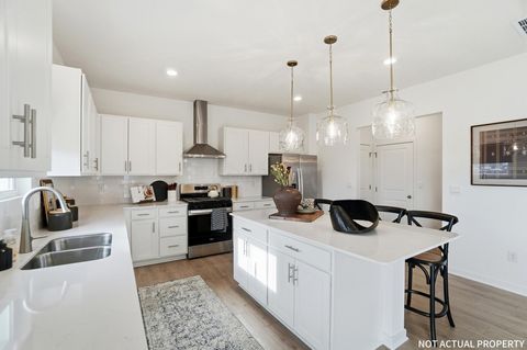 Tiny photo for 141 Brookside Drive, Jeffersonville, OH 43128 (MLS # 225045247)