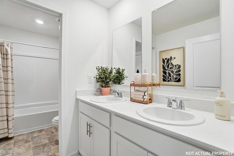 Tiny photo for 141 Brookside Drive, Jeffersonville, OH 43128 (MLS # 225045247)