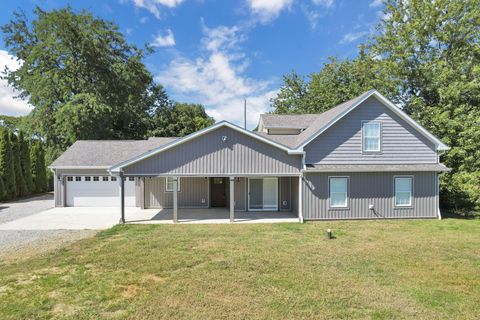 Photo of 4451 1/2 Lockbourne Road R #R, Columbus, OH 43207 (MLS # 225035651)