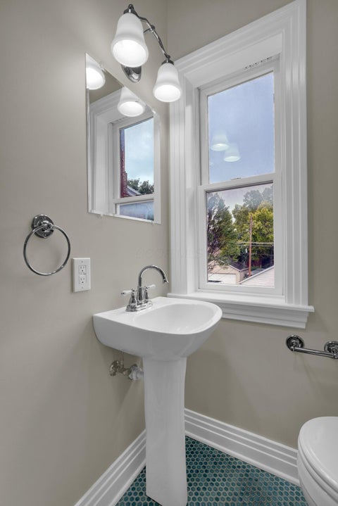 Tiny photo for 325 W 6th Avenue, Columbus, OH 43201 (MLS # 226033913)