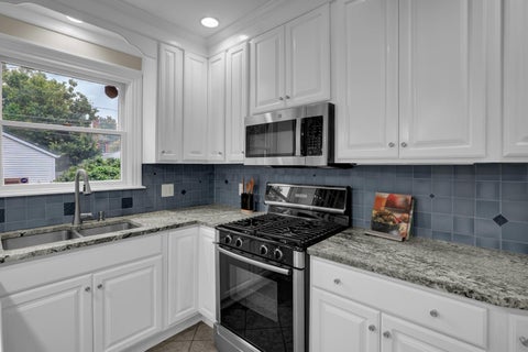 Tiny photo for 325 W 6th Avenue, Columbus, OH 43201 (MLS # 226033913)