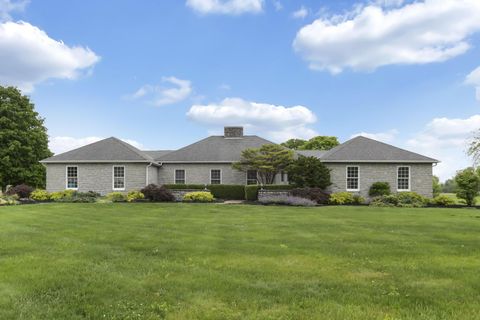 Photo of 3588 Thornhill Lane, Grove City, OH 43123 (MLS # 226018438)