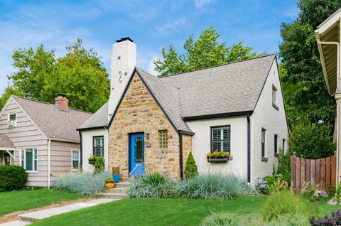 Photo of 146 W North Broadway, Columbus, OH 43214 (MLS # 226019040)