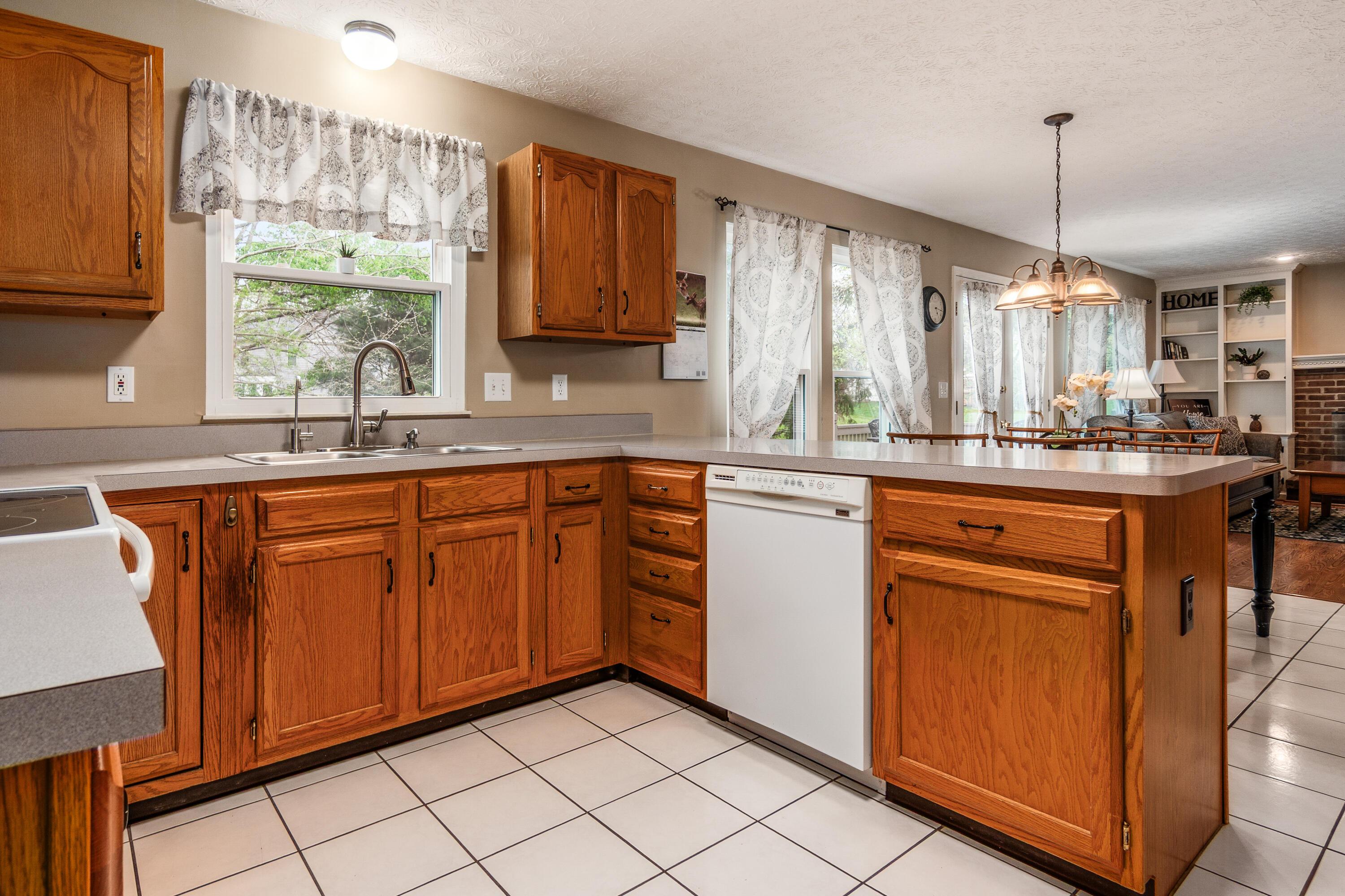 934 Carron Court, Pickerington, Ohio image 12
