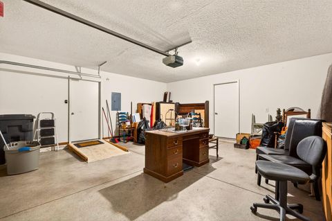 Tiny photo for 401 Virginia Court, Pataskala, OH 43062 (MLS # 225045745)