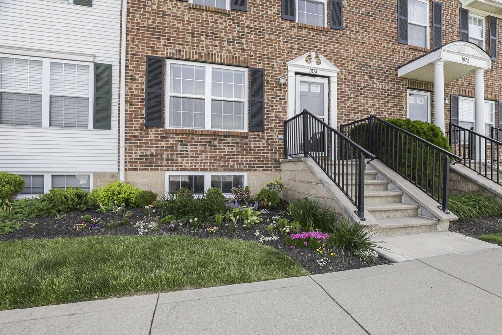 Photo of 1074 Shady Lake Drive, Columbus, OH 43228 (MLS # 226014306)