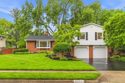 Photo of 2151 Pinebrook Road, Upper Arlington, OH 43220 (MLS # 226018524)