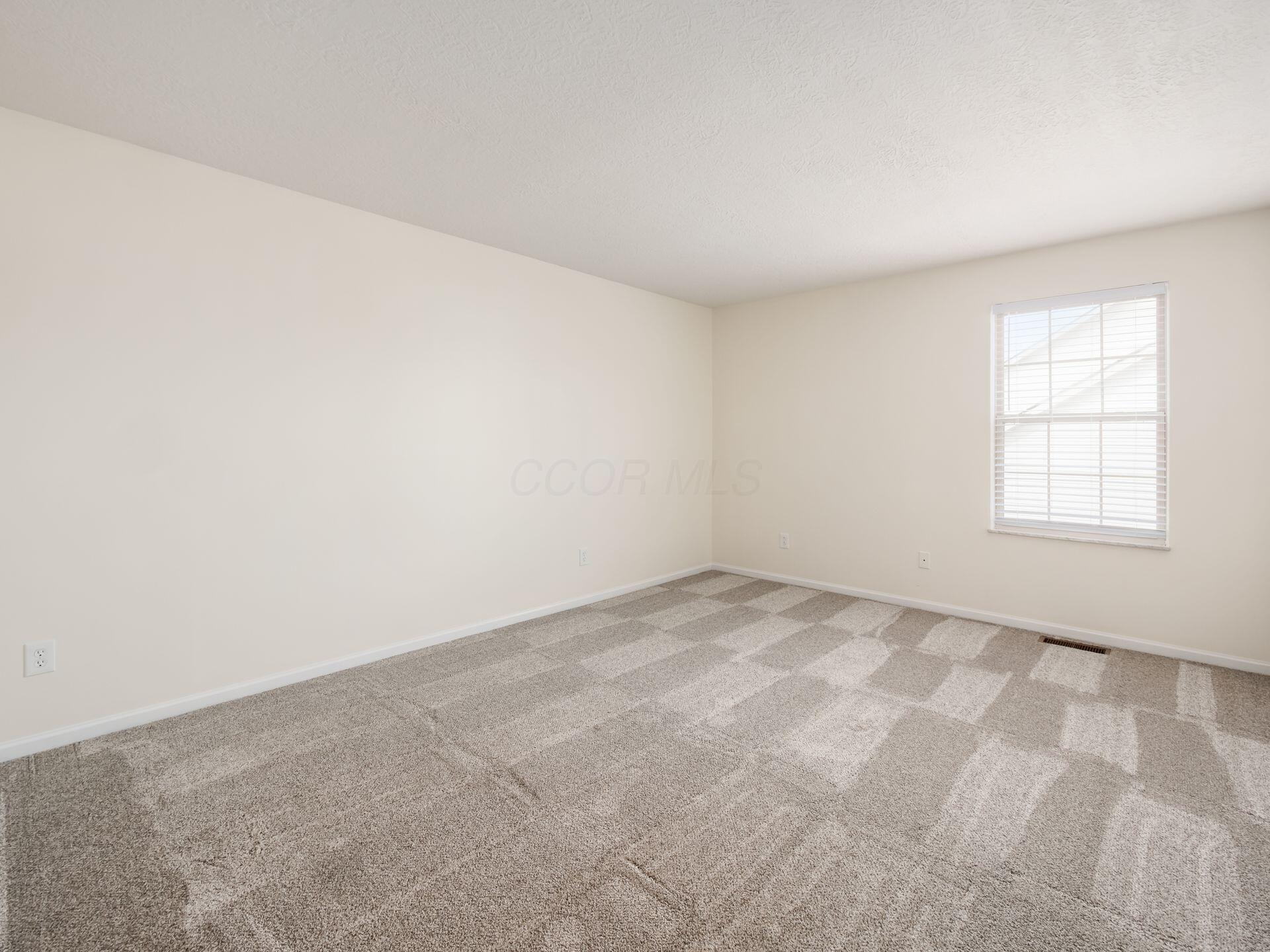 4477 Huntwicke Drive, Hilliard, Ohio image 32
