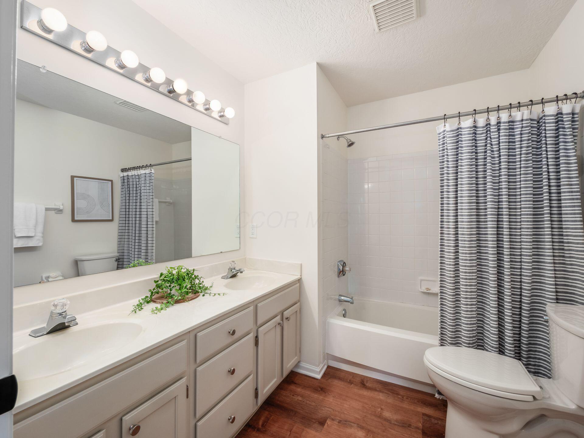 4477 Huntwicke Drive, Hilliard, Ohio image 31