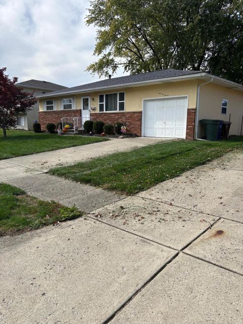 Photo of 6211 Parkdale Drive, Columbus, OH 43229 (MLS # 225040739) Photo of 6211 Parkdale Drive, Columbus, OH 43229 (MLS # 225040739)