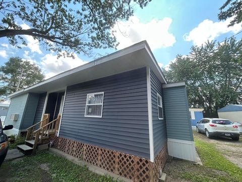 Photo of 1138 Hilock Road 35 #35, Columbus, OH 43207 (MLS # 225031394)