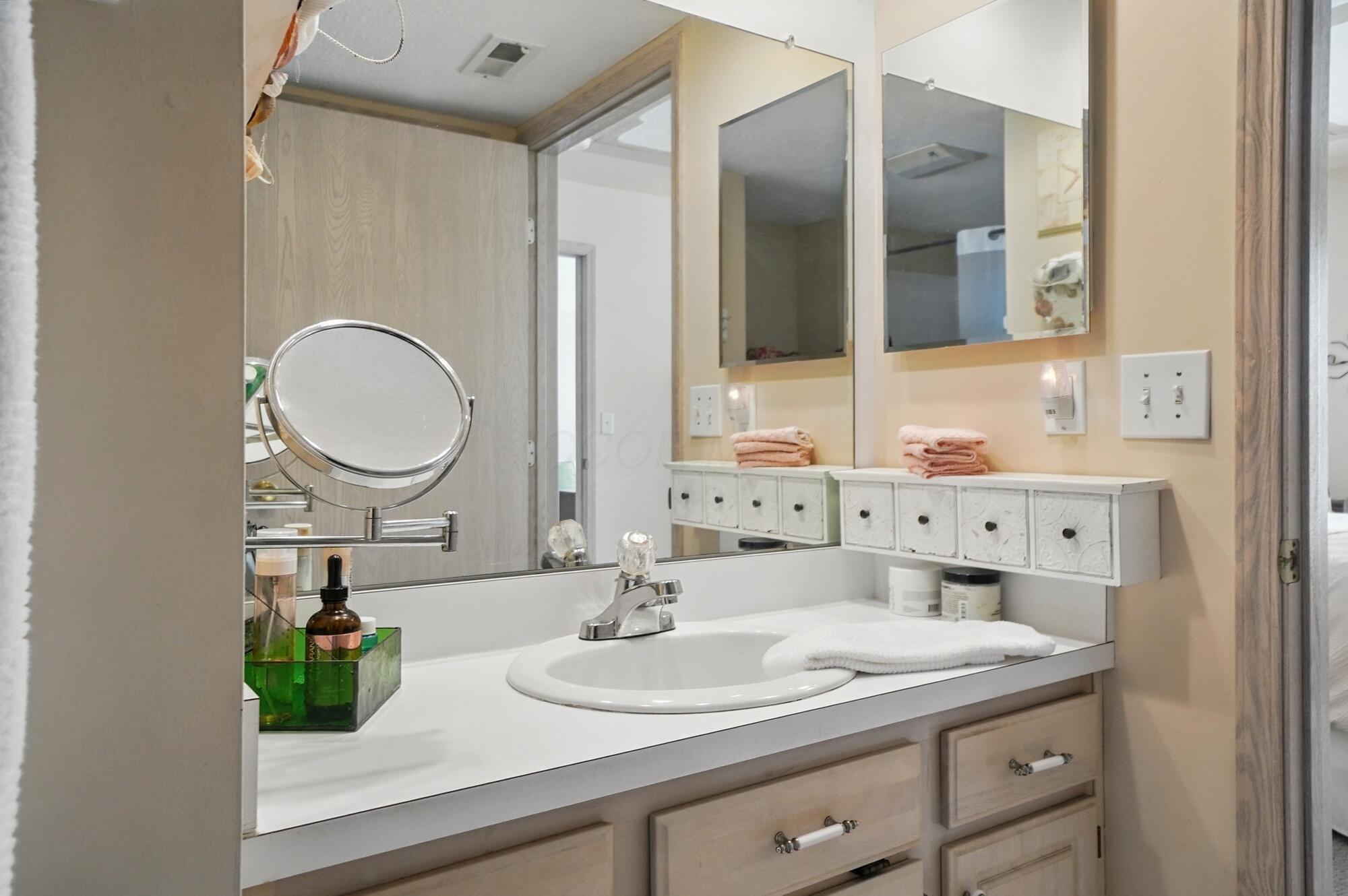 2675 Pine Marsh Drive, Grove City, Ohio image 23