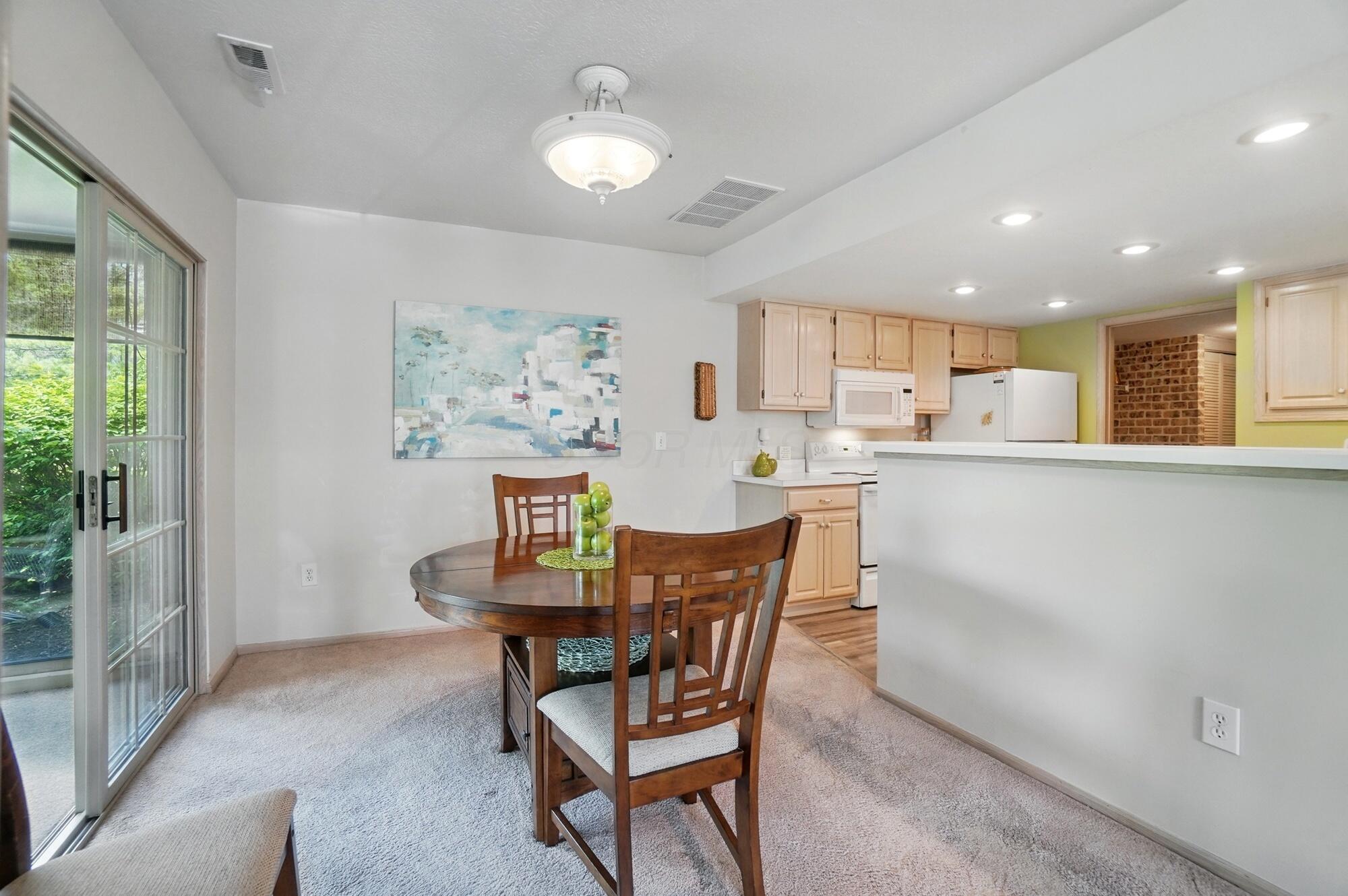 2675 Pine Marsh Drive, Grove City, Ohio image 9