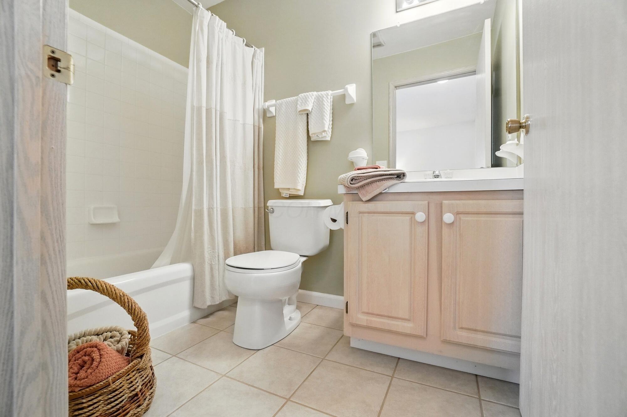 2675 Pine Marsh Drive, Grove City, Ohio image 35