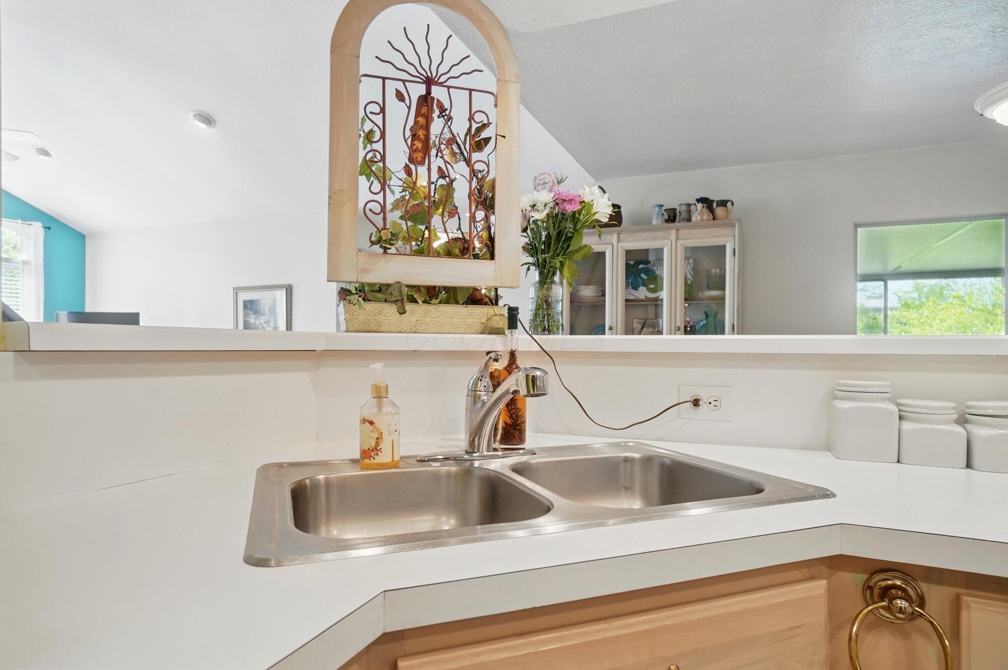 2675 Pine Marsh Drive, Grove City, Ohio image 13
