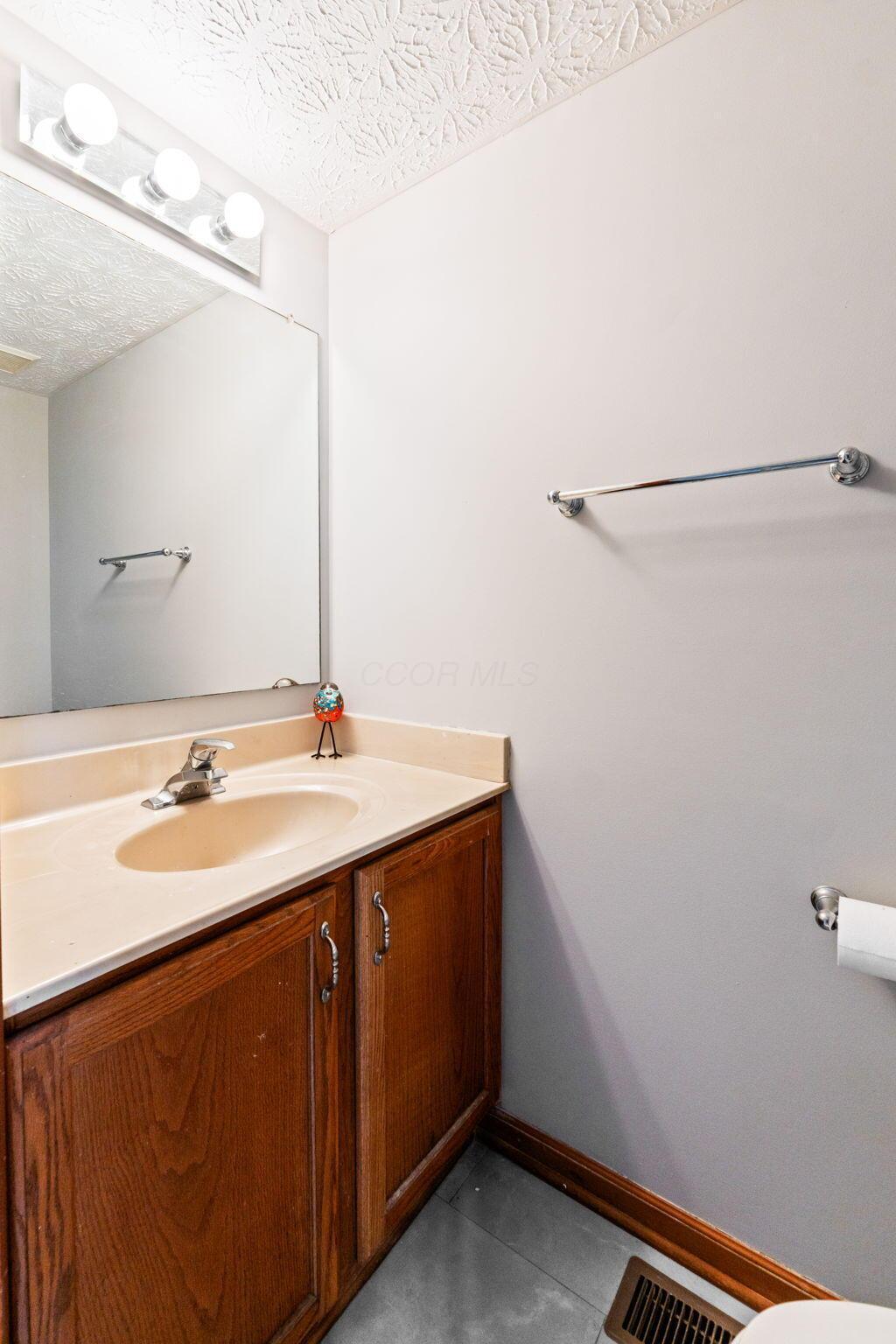 1451 Carmel Drive, Marysville, Ohio image 21