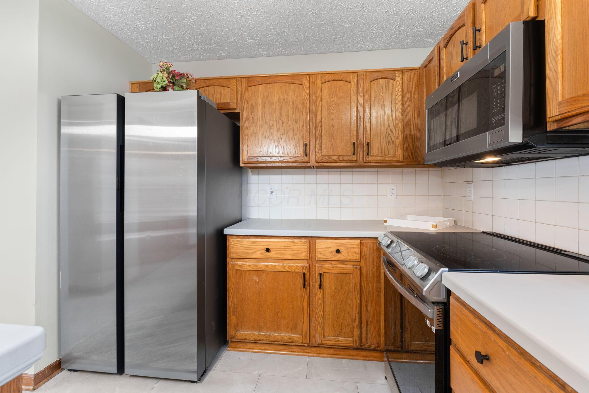 1451 Carmel Drive, Marysville, Ohio image 10