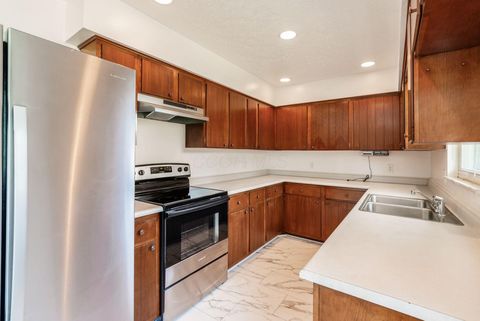 Tiny photo for 5166 Southern Grove Drive, Grove City, OH 43123 (MLS # 226004426)