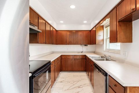 Tiny photo for 5166 Southern Grove Drive, Grove City, OH 43123 (MLS # 226004426)