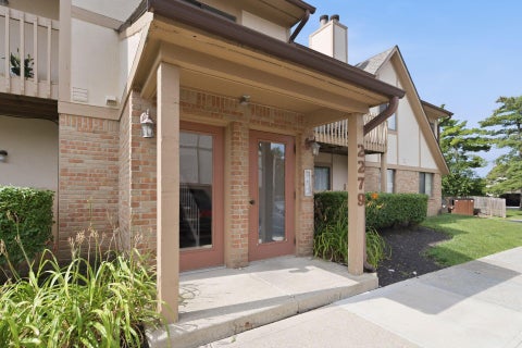 Photo of 2279 Hedgerow 2279 C #2279 C, Columbus, OH 43220 (MLS # 226029080)