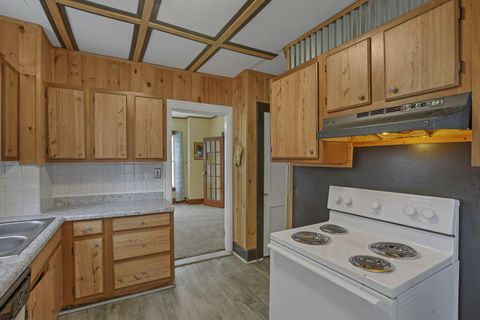 Tiny photo for 711 N High Street, Lancaster, OH 43130 (MLS # 225039702)