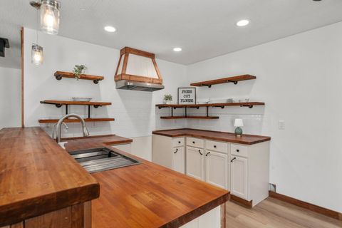 Tiny photo for 2621 Larimore Road, Mount Vernon, OH 43050 (MLS # 226027380)