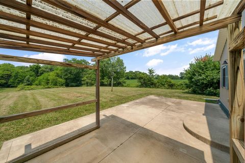 Tiny photo for 2621 Larimore Road, Mount Vernon, OH 43050 (MLS # 226027380)