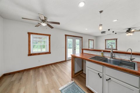 Tiny photo for 2621 Larimore Road, Mount Vernon, OH 43050 (MLS # 226027380)