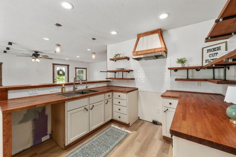 Tiny photo for 2621 Larimore Road, Mount Vernon, OH 43050 (MLS # 226027380)