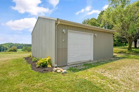 Tiny photo for 2621 Larimore Road, Mount Vernon, OH 43050 (MLS # 226027380)