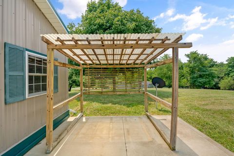Tiny photo for 2621 Larimore Road, Mount Vernon, OH 43050 (MLS # 226027380)