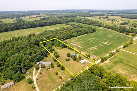 Tiny photo for 2621 Larimore Road, Mount Vernon, OH 43050 (MLS # 226027380)