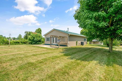 Tiny photo for 2621 Larimore Road, Mount Vernon, OH 43050 (MLS # 226027380)