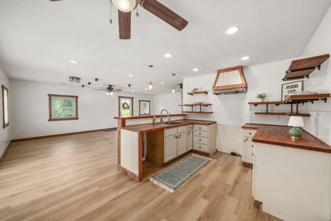 Tiny photo for 2621 Larimore Road, Mount Vernon, OH 43050 (MLS # 226027380)