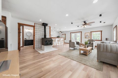 Tiny photo for 2621 Larimore Road, Mount Vernon, OH 43050 (MLS # 226027380)